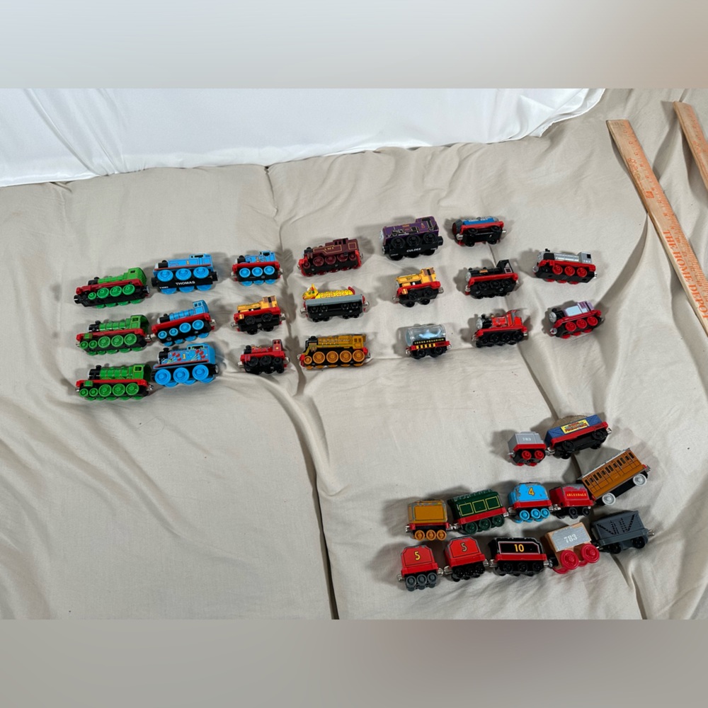 Vintage LOT Mixed Sets Thomas & Friends Wooden Railway Trains And Crossing 75+